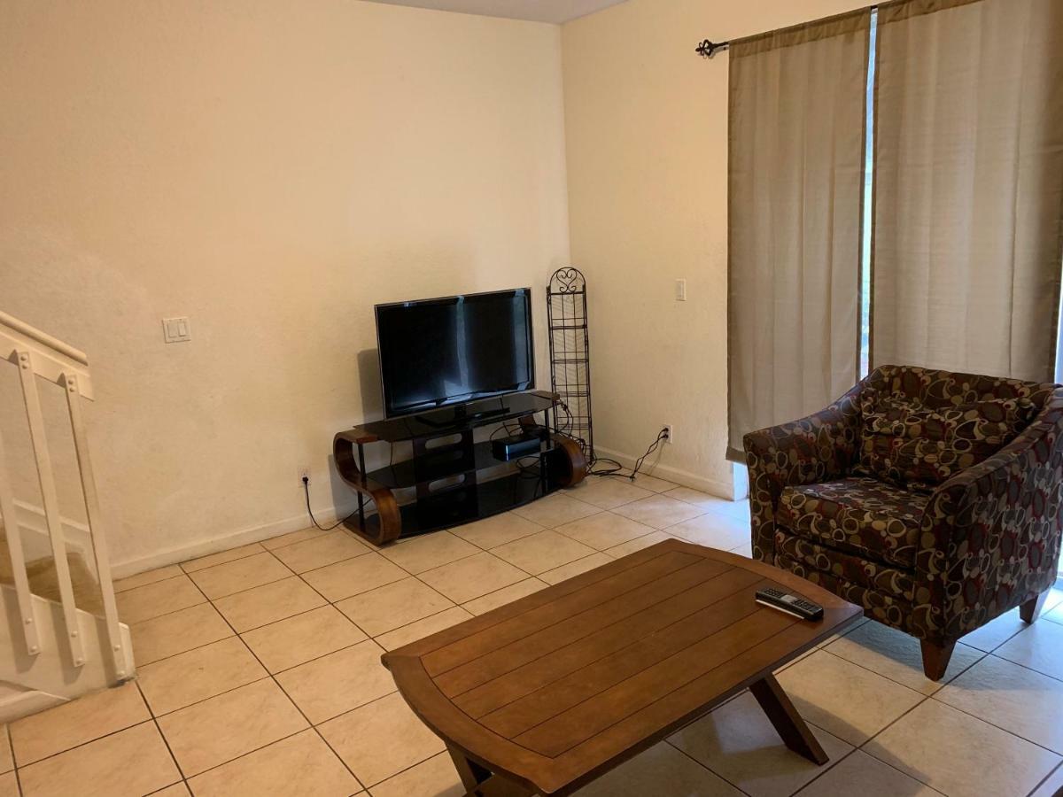 Bedroom Suite In Lauderdale Lakes Townhome Fort Lauderdale Luaran gambar